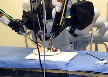 Single-site robotic cholecystectomy is safe, but technically challenging