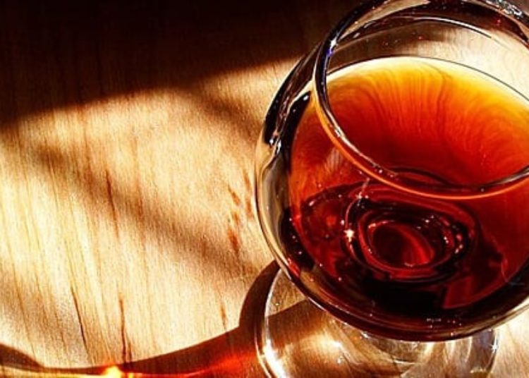 Modest alcohol consumption linked to poorer semen quality