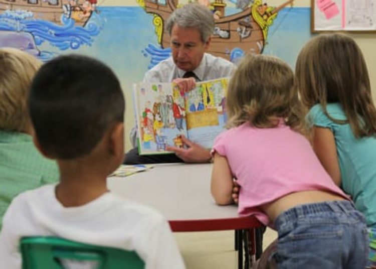Socioeconomic gradient in childhood cognitive ability likely multifactorial