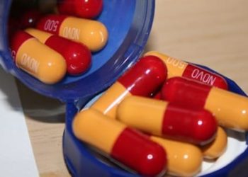 Oral amoxicillin as effective as injectable benzylpenicillin-gentamicin for infants with infection in which referral not possible [AFRINEST Trial]