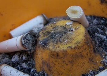 Financial incentive programs significantly improve smoking cessation