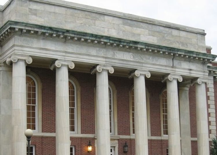 Gender differences in academic achievement exist in medicine