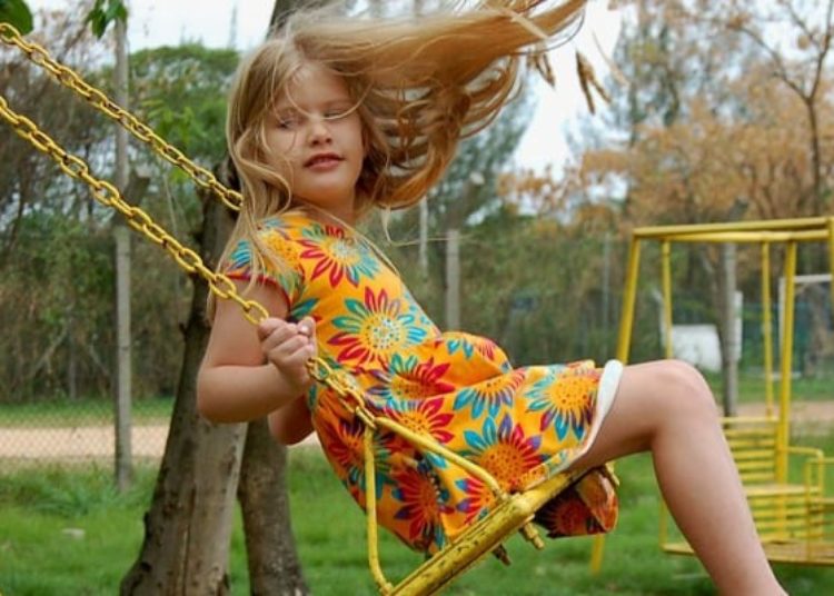 Girls with familial breast cancer history are well-adjusted