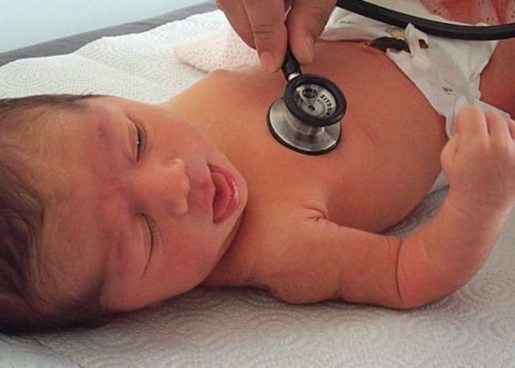 Kangaroo mother care linked to better neonatal outcomes