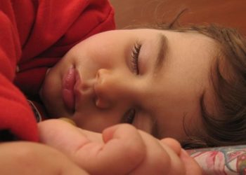 Parents with poor sleep quality report sleep problems in kids