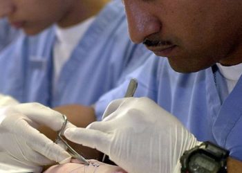 Comparable cesarean incision infection following Vicryl versus Monocryl skin closure