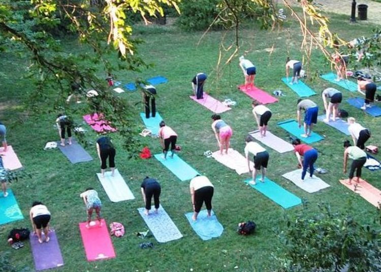 Yoga is an effective alternative to physical therapy for easing low back pain