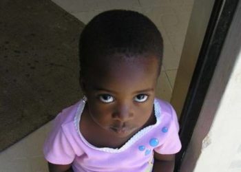 Anthropometric failure in children related to intra-population variation in health determinants